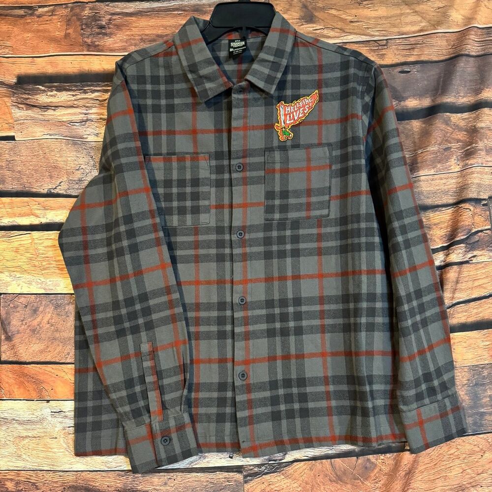 Stranger Things Hellfire Club Flannel Shirt Grey Red Plaid Mens Size Medium M